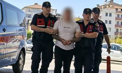 Kavgayı ayırmaya çalışan özel güvenlik görevlisini bıçaklayan saldırgan tutuklandı