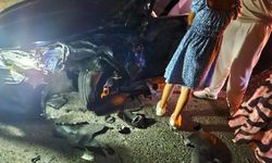 Bursa'da kamyonet ile otomobil kafa kafa çarpıştı