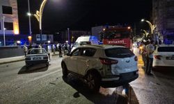Yaya geçidinde duran araca çarptı