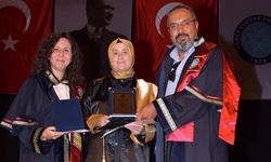 Bursa'da 50 yaşında üniversiteyi kazandı, fakülteyi zirvede bitirdi
