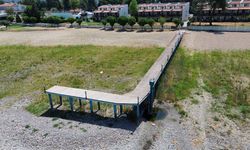 İznik Gölü’nün en büyük iskelesi, karada kaldı