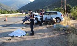 Amasya’da otomobil patpatla çarpıştı: Anne ile oğlu hayatını kaybetti