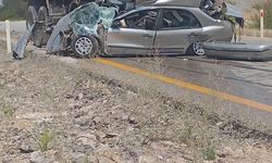 Ankara’da otomobil hafriyat kamyonuyla çarpıştı: 1 ölü