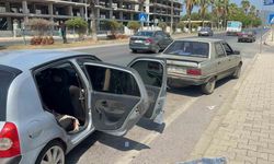 Antalya’da 3 otomobilin karıştığı zincirleme kazada 2 kişi yaralandı