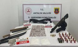 Antalya’da jandarmadan  uyuşturucu ve silah operasyonu