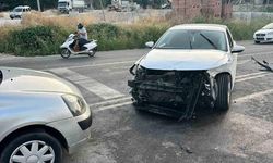 Antalya’da üç aracın karıştığı kazada 7 kişi yaralandı