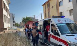Apartman dairesinde çıkan yangında dumandan zehirlen 56 yaşıdaki adam hayatını kaybetti