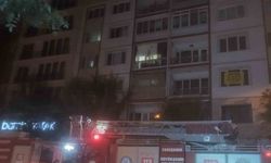Apartmanda gece çıkan yangın mahalleyi ayağa kaldırdı: 1 yaralı