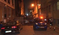 Bakırköy’de tarihi ahşap binada çökme meydana geldi