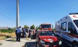 Balıkesir’de önde giden otomobile arkadan gelen araç çarptı: 1 yaralı