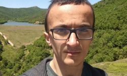 Başı çekyatın altına sıkışmış halde ölü bulundu