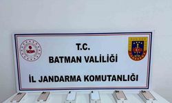 Batman’da takibe alınan şahsın üzerinde bir milyon değerinde kaçak cep telefonu ele geçirildi