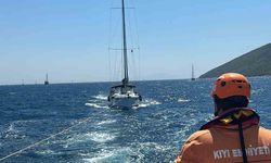 Bodrum’da arızalanan ve açık denizde sürüklenen tekne kurtarıldı
