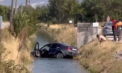 Bolu’da otomobil sulama kanalına uçtu