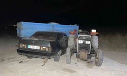 Burdur’da otomobil ile traktör çarpıştı, 1’i ağır 2 yaralı