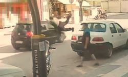 Burdur’da otomobilin çarptığı genç metrelerce havaya savruldu