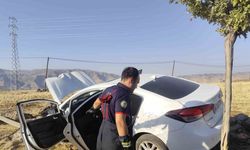 Cizre’de otomobil yol kenarına savruldu: 3 yaralı