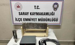 Defineciler, tarihi eser harita ile yakalandı