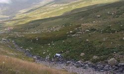 Demirkapı Yaylası’nda Arap turistleri taşıyan minibüs dere yatağına yuvarlandı: 2 ölü, 4 yaralı