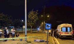 Devrilen motosikletteki genç hayatını kaybetti