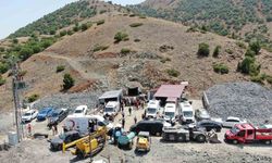 Elazığ’daki göçükte çalışmalar 4 saattir sürüyor: maden ocağı dron ile görüntülendi