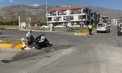 Elektrikli bisiklet ile otomobil çarpıştı: 1 yaralı