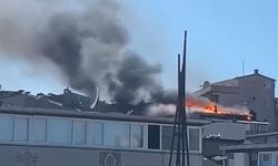 Esenler’de 5 katlı binada korkutan çatı yangını