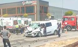 Eskişehir’de panelvan araç tıra arkadan çarptı: 1’i ağır 3 yaralı