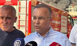 Gaziantep Valisi Çeber: "Yangını başka bir fabrikaya sirayet etmeden söndürmeye gayret ediyoruz"