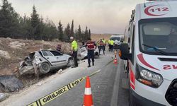 Gaziantep’te iki otomobil çarpıştı: 3 ölü, 3 yaralı