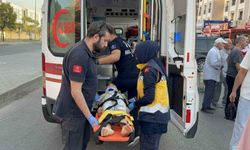 Hafif ticari aracın çarptığı çocuk hastanelik oldu