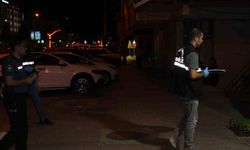 Husumetlileri çiçekçiyi dükkanında silahla yaralayıp kaçtı