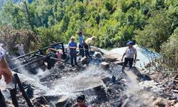 İspir Üzümbagı Köyü’nde korkutan yangın, 6 ev kullanılamaz hale geldi
