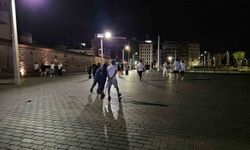 İstanbul’da şimşekler geceyi aydınlattı