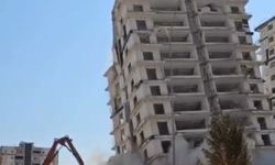 Kahramanmaraş’ta hasarlı bina böyle yıkıldı