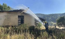 Kastamonu’da korkutan yangın: Samanlık, odunluk ve 30 dönüm arazi yandı