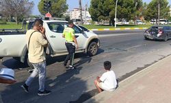 Kazada babasının otomobilinin halini gören küçük çocuk gözyaşlarını tutamadı