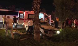 Kazada hurdaya dönen araçta çocukları sıkışan babanın çaresizliği