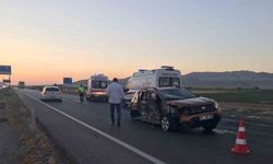 Kontrolden çıkan otomobil karşı şeride geçti: 4 yaralı