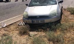Kontrolden çıkan otomobil orta refüje çıktı: 1 yaralı