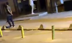 Küçükçekmece’de bir kadın caminin kapısını taşla kırıp, mahalleyi ayağa kaldırdı