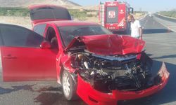 Malatya’da tır ile otomobil çarpıştı: 4 yaralı