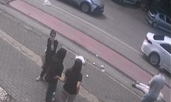 Market alışverişinden çıktı, hastanelik oldu: Kaza anı kamerada