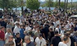 Marmaris’te Kapalıçarşı esnafı kesilen cezaları protesto etti