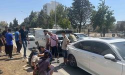 Midibüs ile otomobil çarpıştı: 1 yaralı