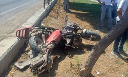 Minibüsle motosiklet çarpıştı: 1 ölü,  2 yaralı