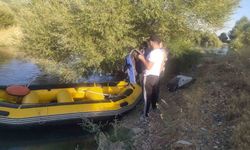 Muş’ta 3 kişi nehrin ortasında mahsur kaldı