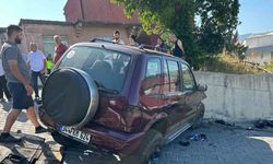 Otomobilin freni boşaldı, iki araca çarptı; 4 yaralı