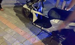 Otomobille motosiklet çarpıştı: 1 yaralı