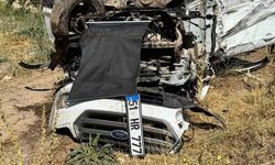 Otomobiller çarpıştı: 1 ölü 7 yaralı